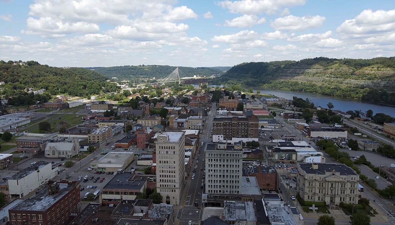 16 of the Most Scenic Towns in Eastern Ohio Where a River Runs Through Them