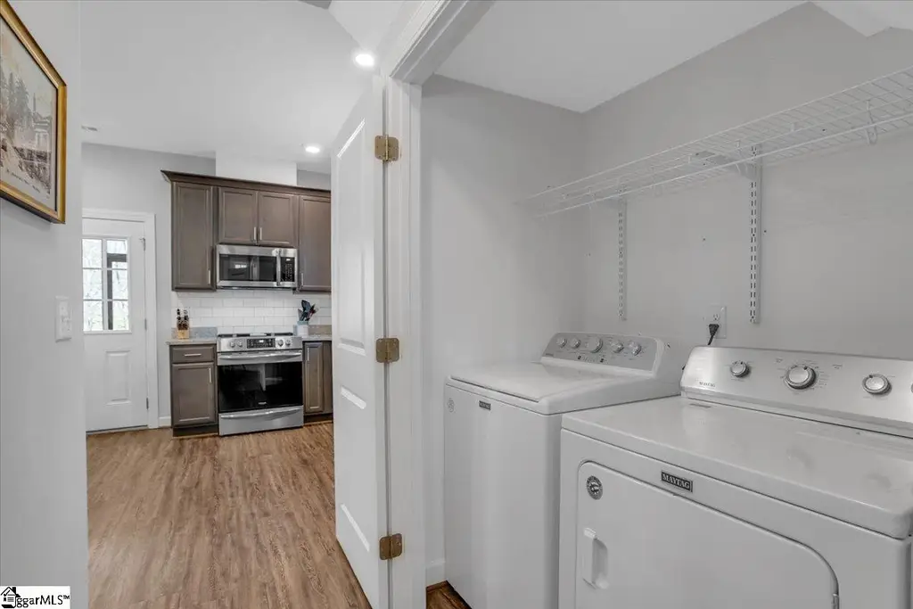 3-Bedroom Craftsman-Style Home with Screened Porch and Two-Car Parking Pad (Floor Plan) 