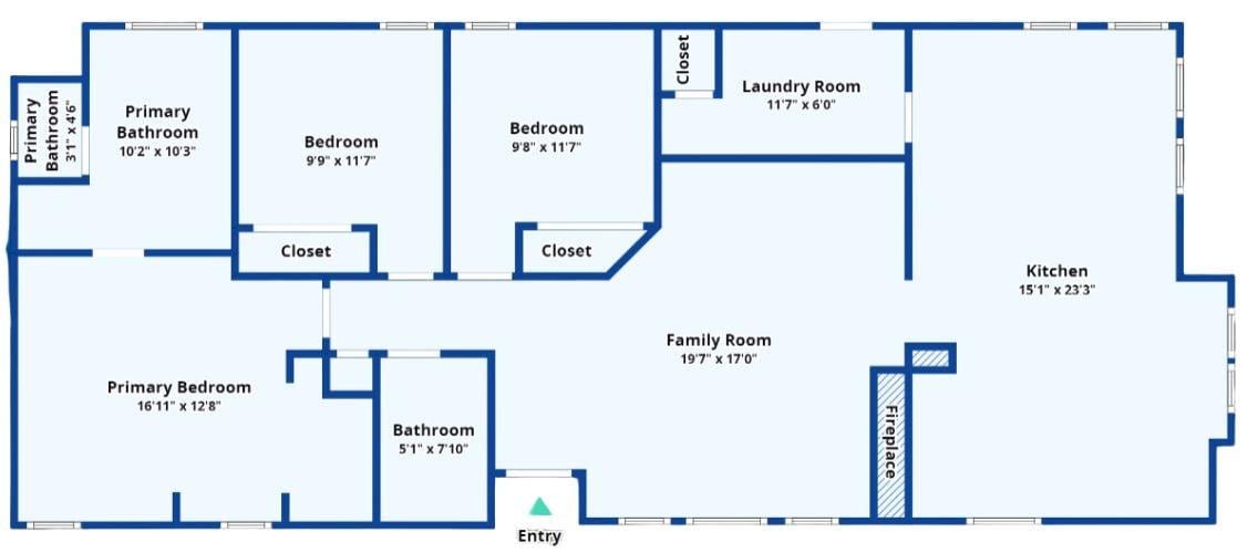 Spacious Family Room with Adjacent Kitchen Great for Gatherings