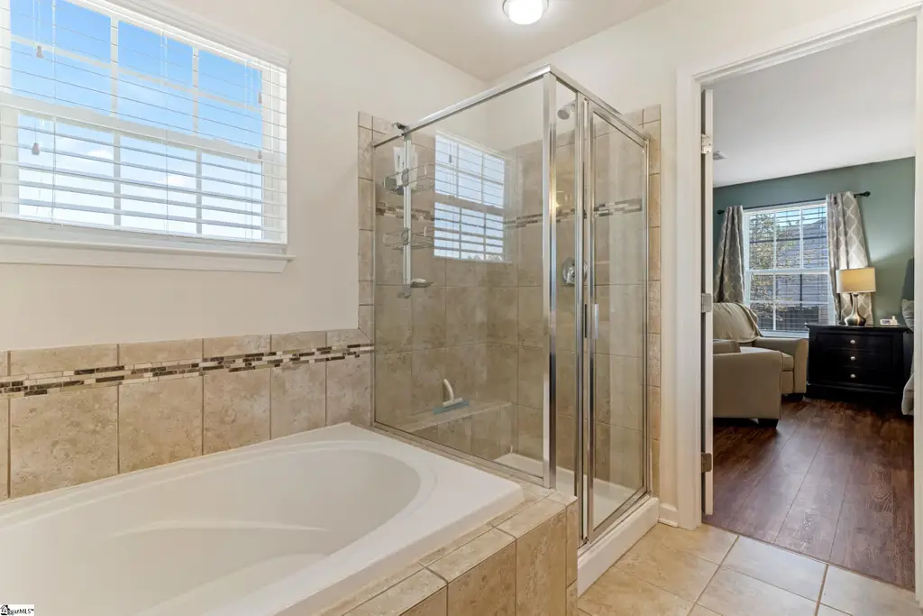 Traditional-Style 4-Bedroom Home for a Corner Lot with Open-Concept Layout (Floor Plan)