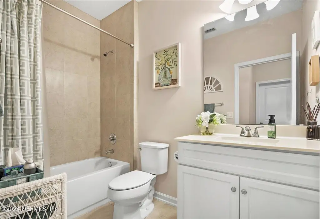 Traditional 5-Bedroom with Open-Concept Layout and Screened-in Pool (2,319 Sq. Ft. Floor Plan) 