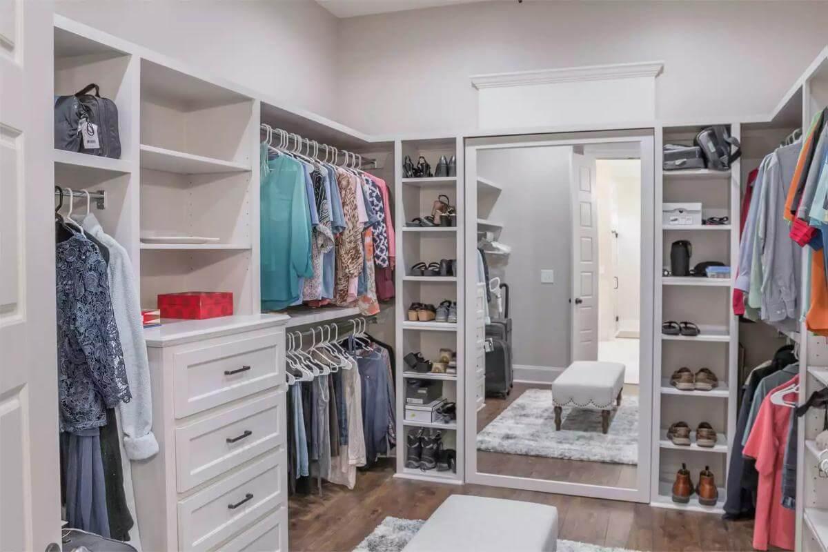 Wow, a Walk-In Closet with So Much Space and a Full-Length Mirror