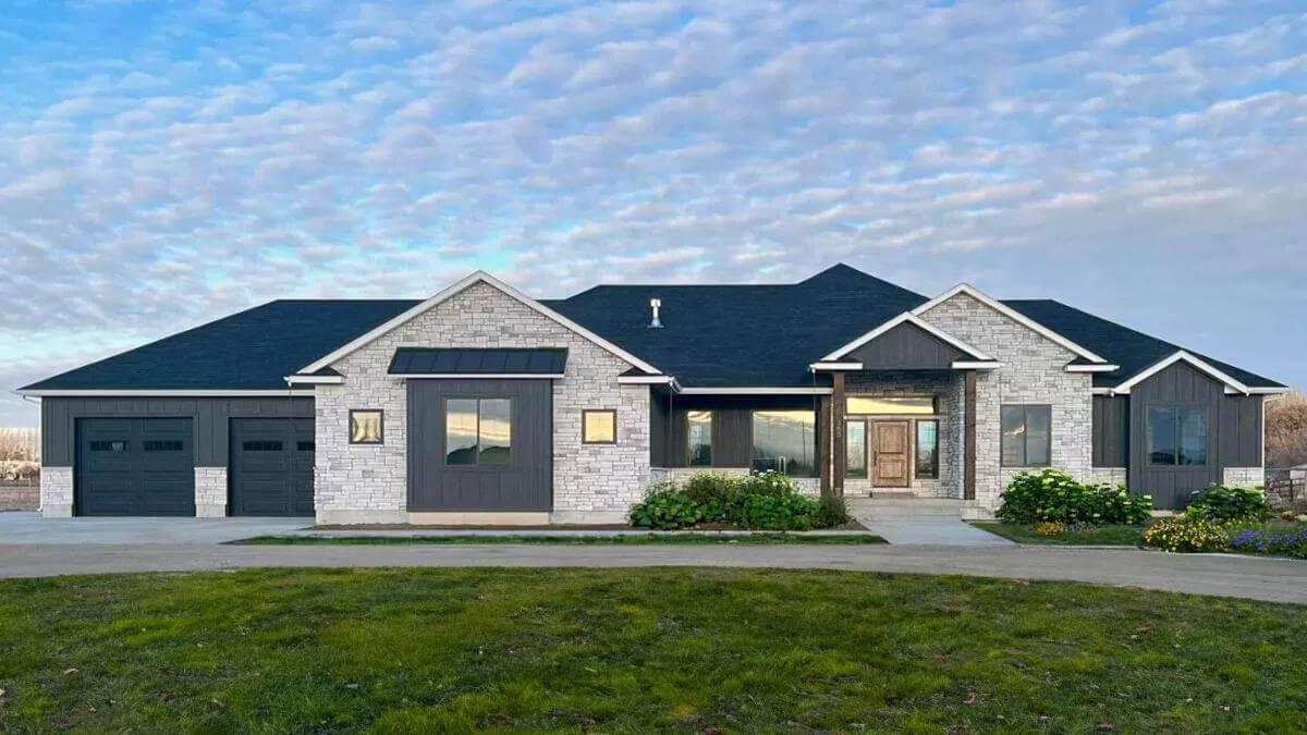 Look at the Contrast of Brick and Siding on This Modern Ranch Exterior