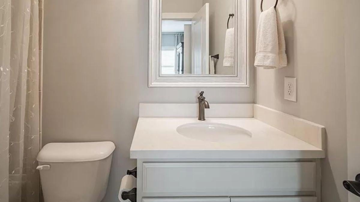 Sleek Powder Room Highlighting a Clean White Vanity