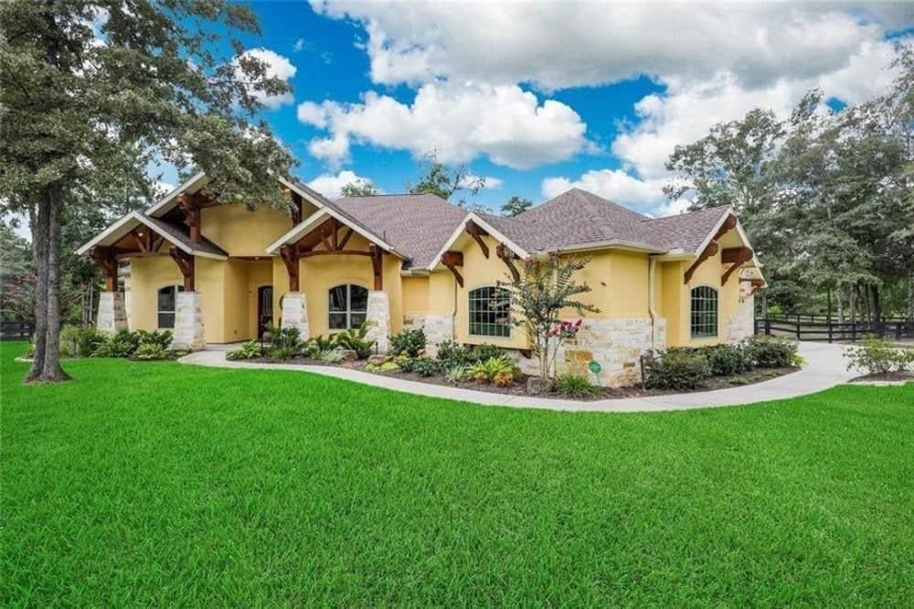 Charming Ranch-Style Home with Timber Accents You Can