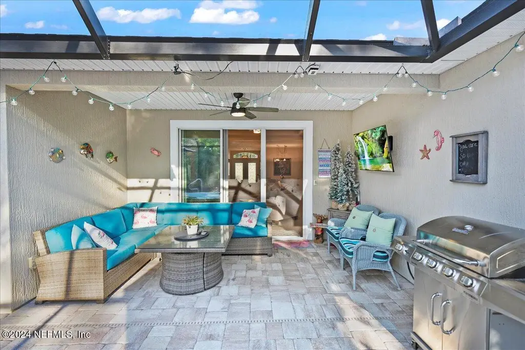Traditional 5-Bedroom with Open-Concept Layout and Screened-in Pool (2,319 Sq. Ft. Floor Plan) 
