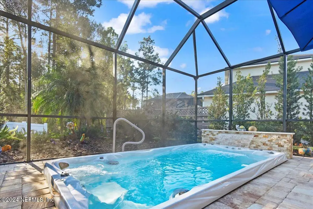 Traditional 5-Bedroom with Open-Concept Layout and Screened-in Pool (2,319 Sq. Ft. Floor Plan) 