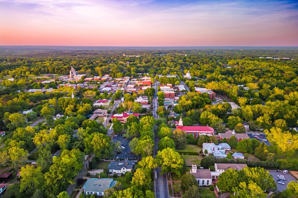 19 Hardworking Small Towns in the Southeast Farm Belt Where Heritage Runs Deep