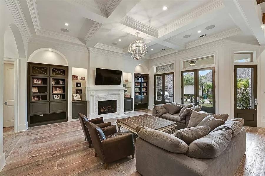 Check Out the Coffered Ceiling in This Elegant Living Room