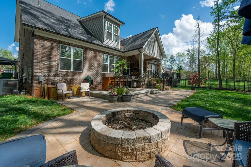 Kelly Ellis Hare @ Helen Adams Realty via Coldwell Banker Realty