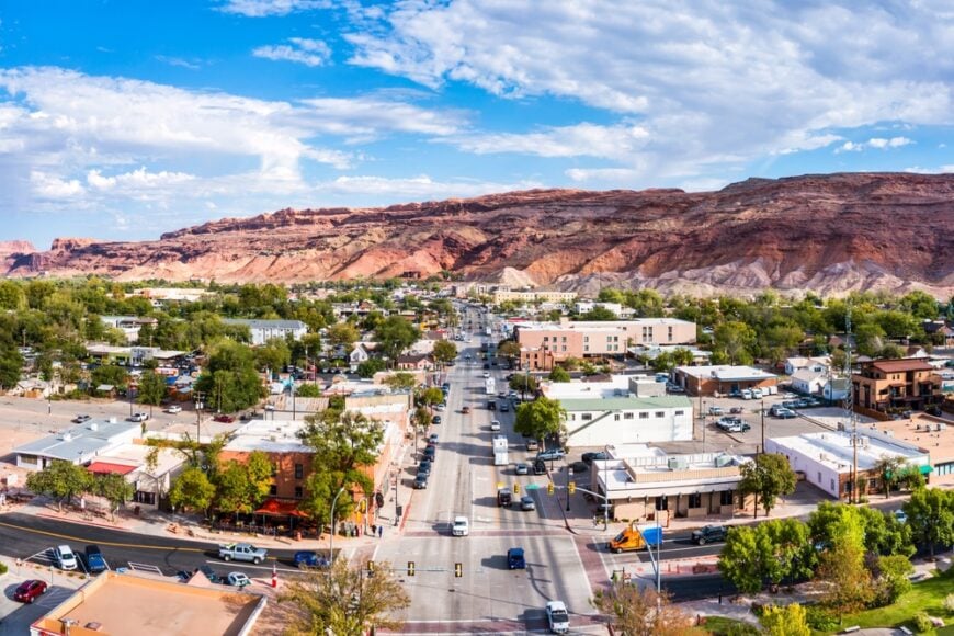 17 Best Small Towns in the Southwest US for Exploring Canyonlands