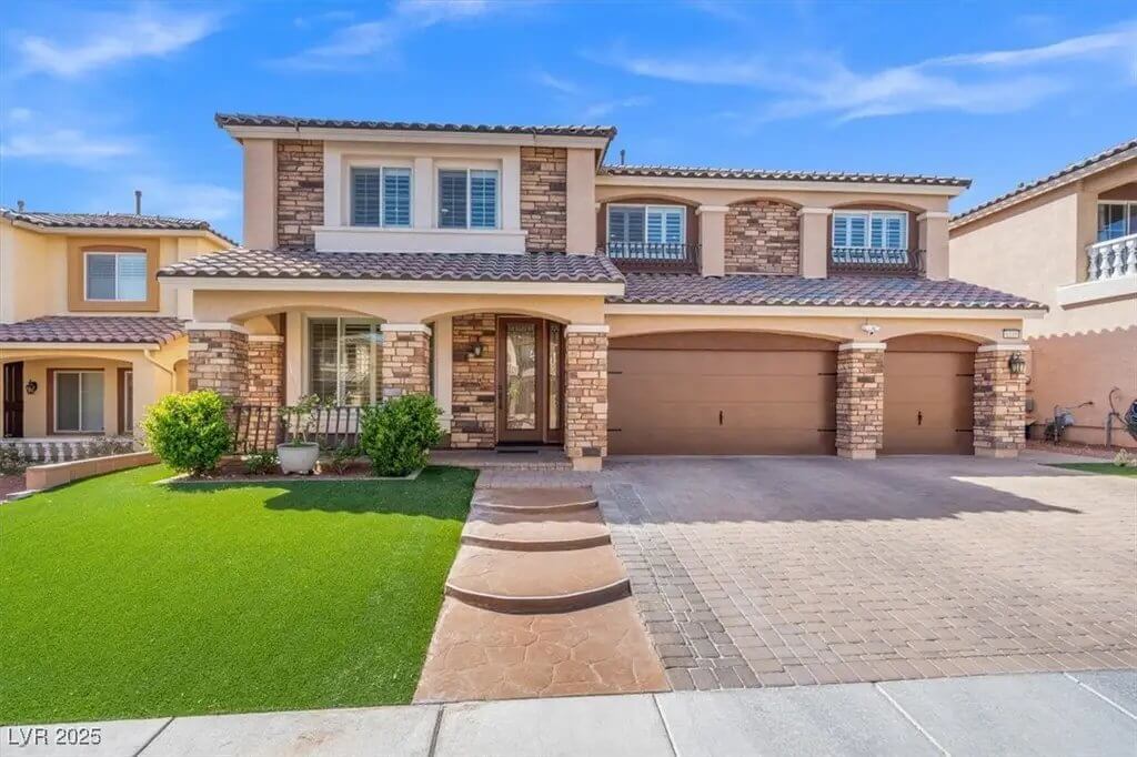 Mediterranean-Style 5-Bedroom Home with Open Living Space and Loft (4,340 Sq. Ft. Floor Plan)