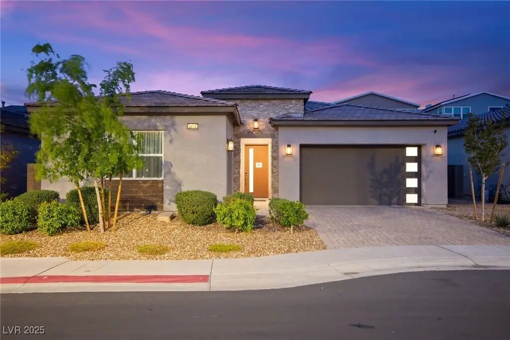 Contemporary Ranch-Style Home with 3 Bedrooms and Open-Concept Living (2,109 Sq. Ft. Floor Plan)