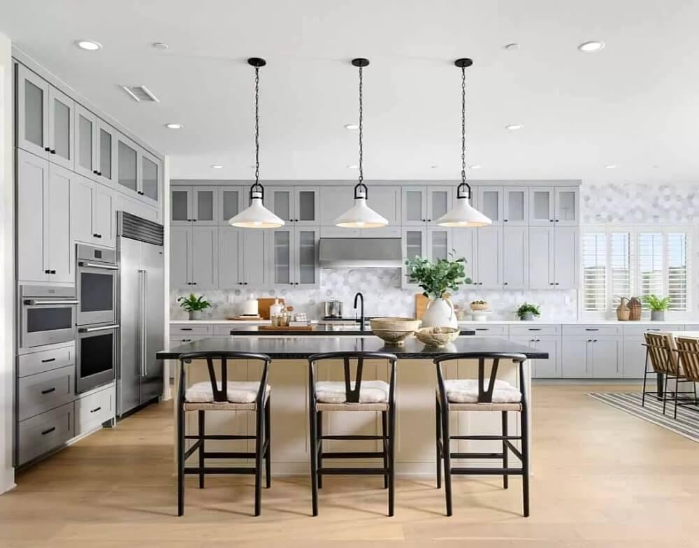 Wow, Check Out the Gorgeous Pendant Lighting in This Bright Kitchen