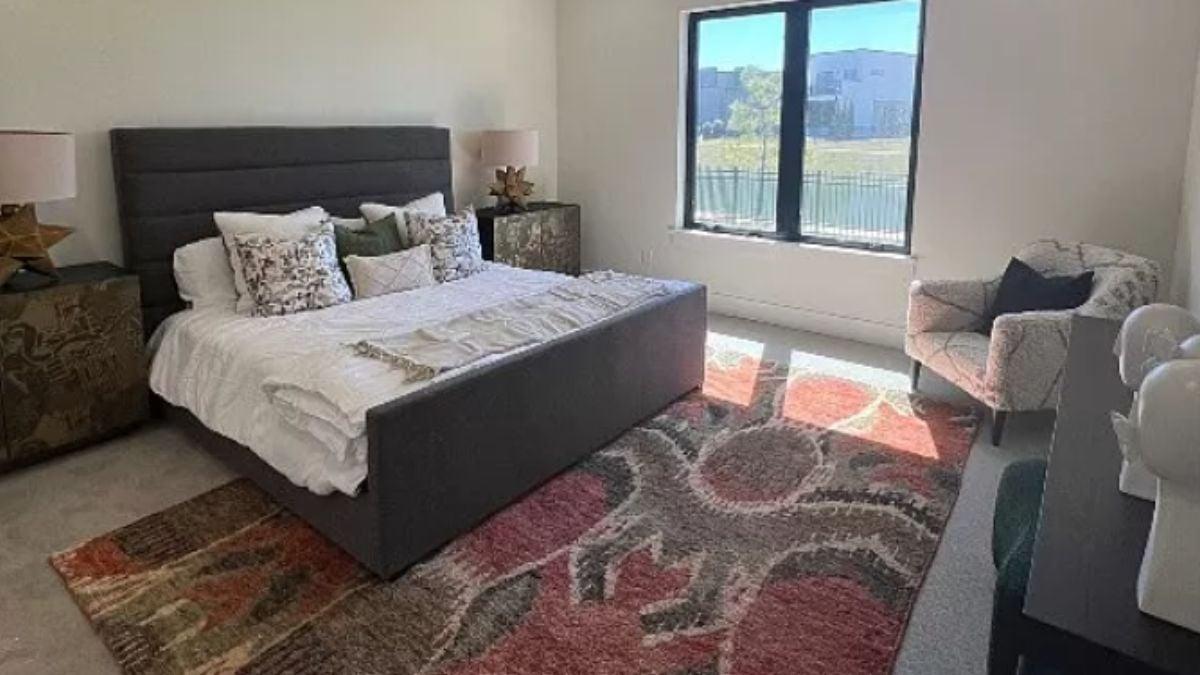 Stylish Bedroom with Bold Patterns and a Cozy Atmosphere
