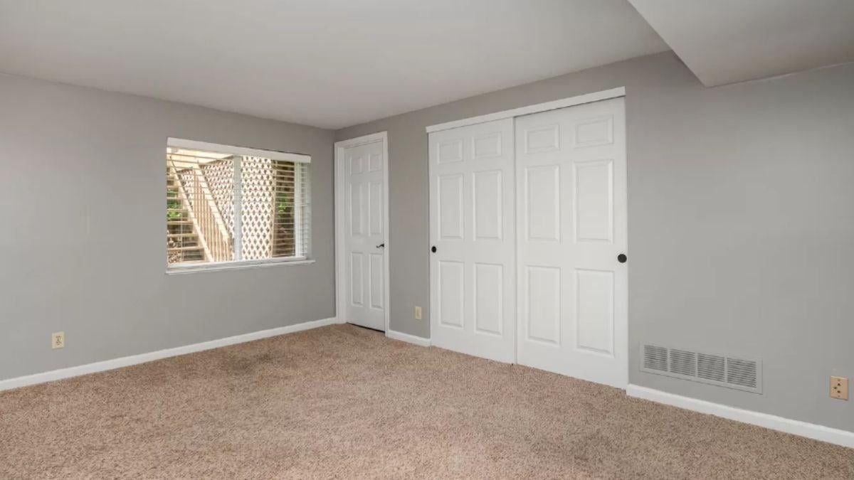 Simple Bedroom Design with Functional Sliding Closet Doors