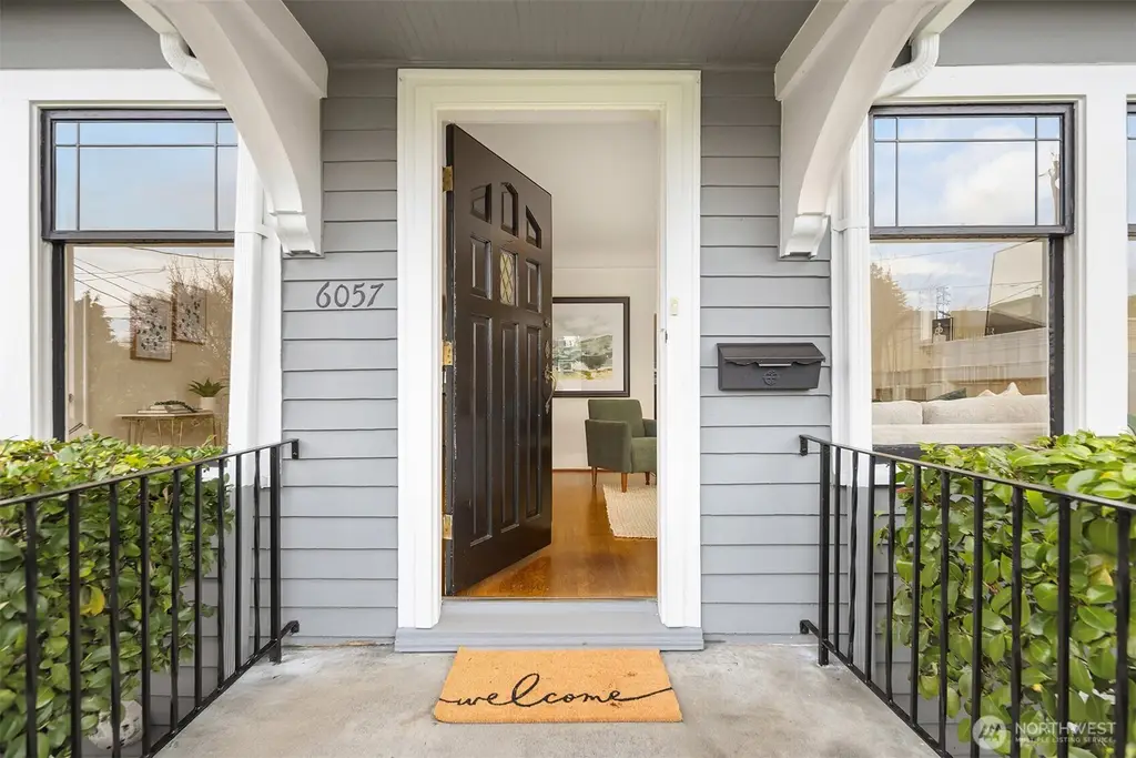 Colonial-Style 4-Bedroom Home for a Corner Lot with Bonus Room and Detached Single Garage (2,788 Sq. Ft. Floor Plan)