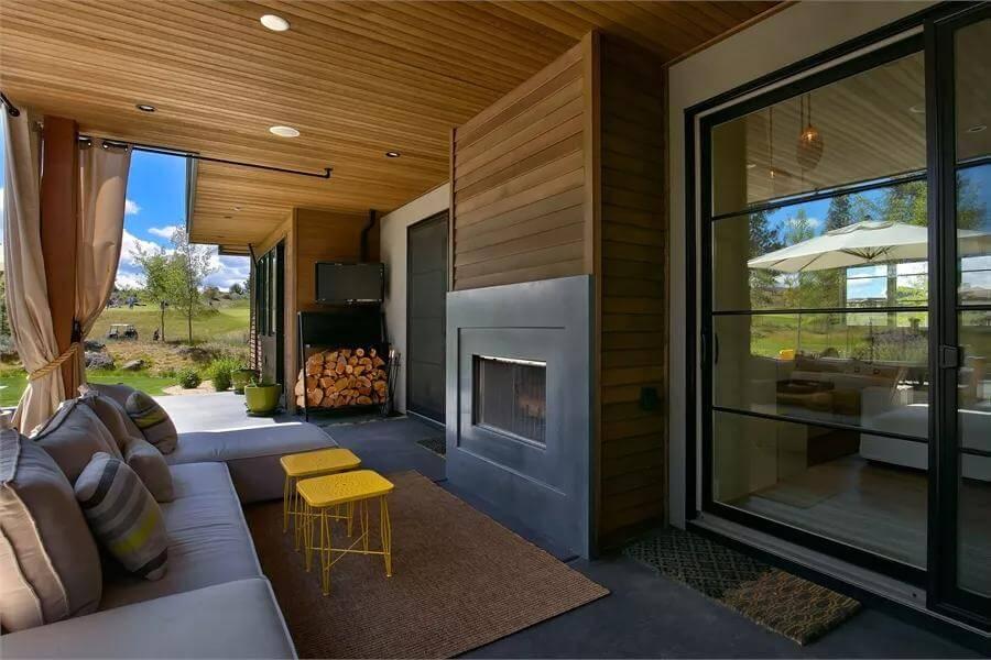 Modern Outdoor Living Area with a Striking Fireplace