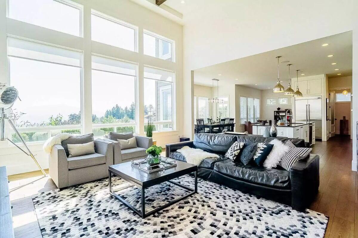 Expansive Windows and Open-Concept Living That Invites the Outdoors In