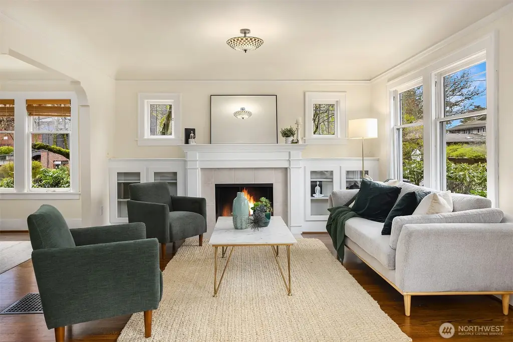 Colonial-Style 4-Bedroom Home for a Corner Lot with Bonus Room and Detached Single Garage (2,788 Sq. Ft. Floor Plan)
