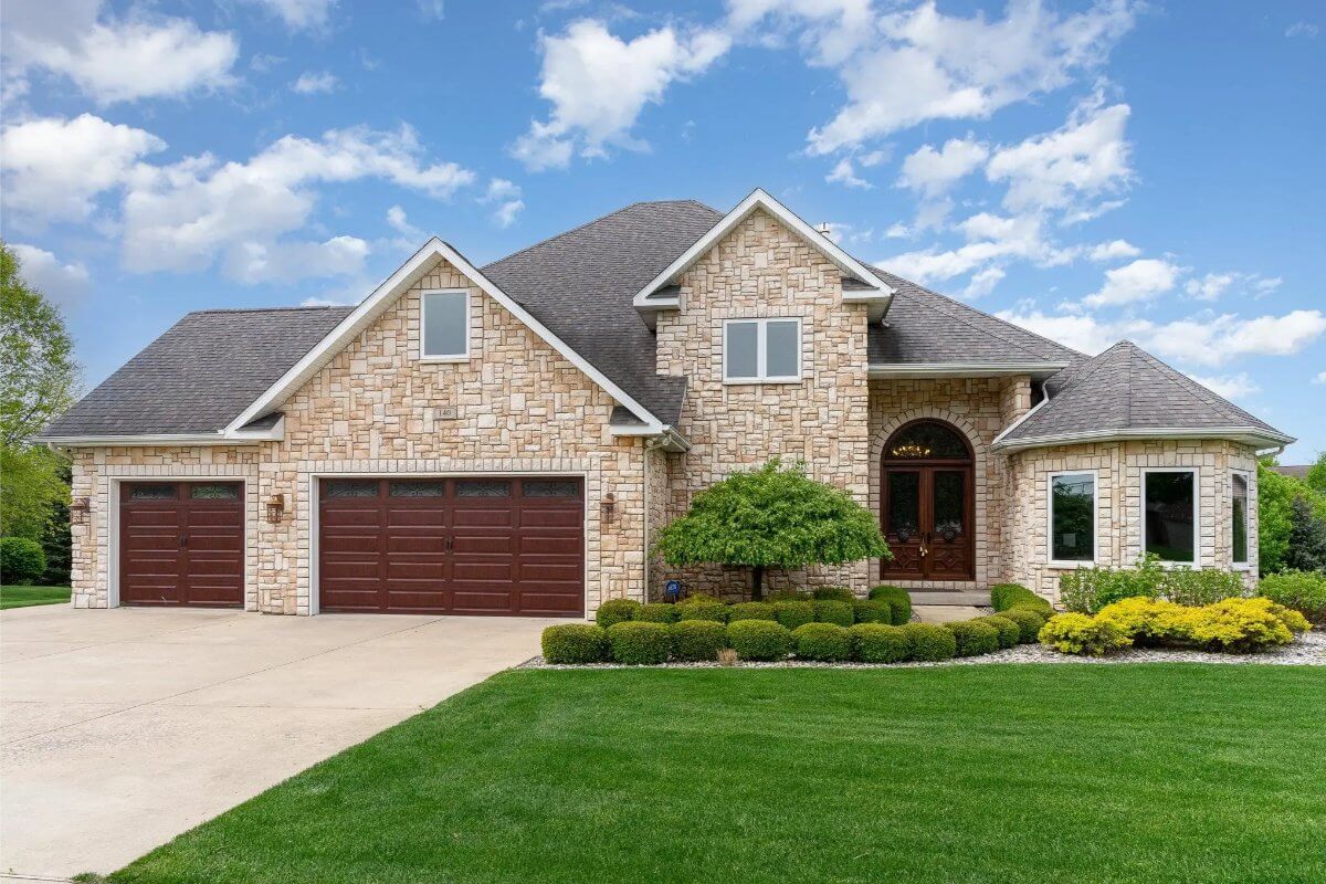 4-Bedroom Traditional-Style Home with 3-Car Garage and Bonus Room (4,978 Sq. Ft. Floor Plan)