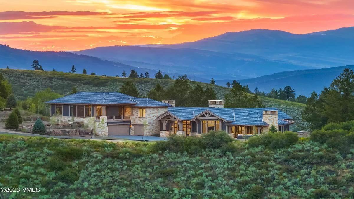 Wow, Look at How This Mountain Retreat Blends Into the Landscape