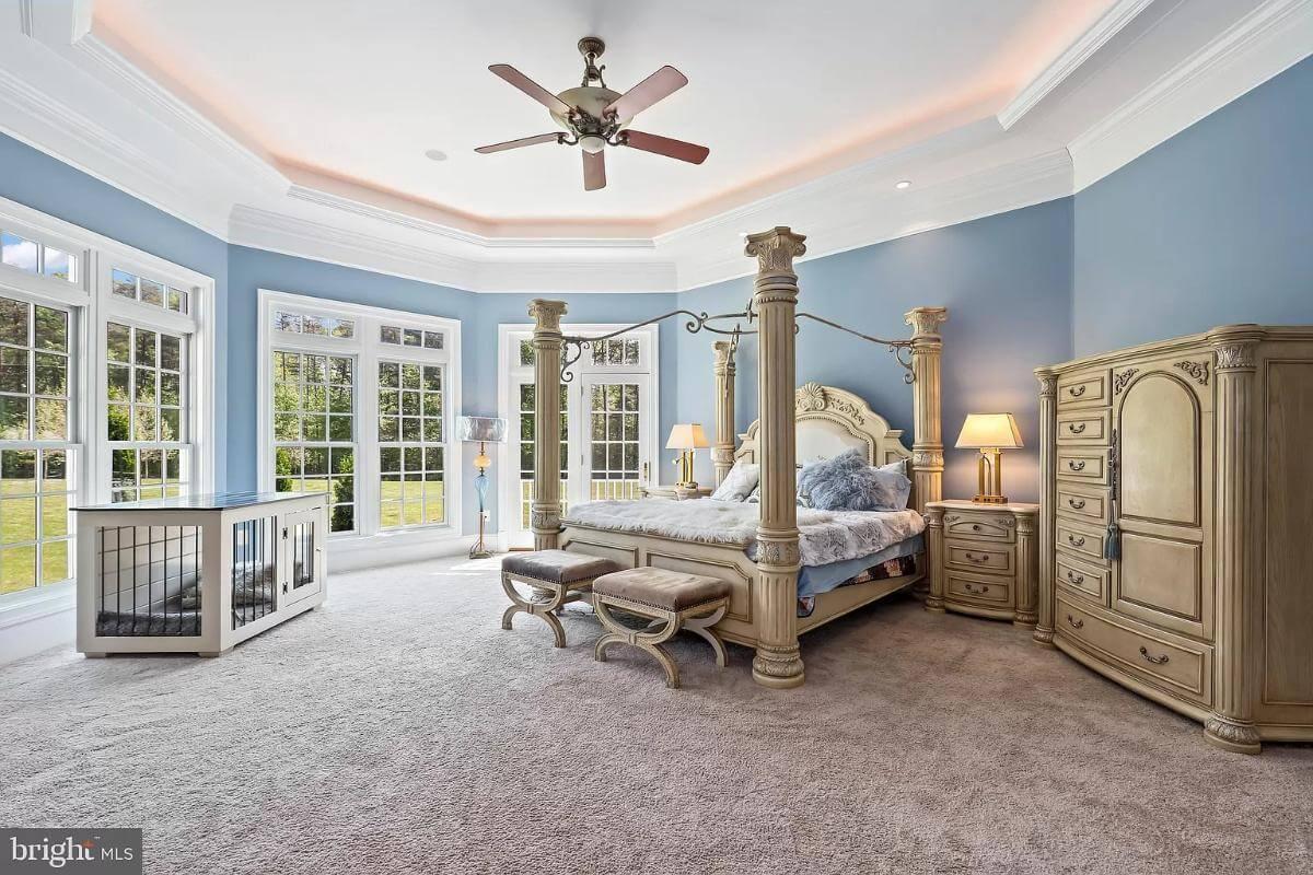 Luxurious Bedroom with a Regal Four-Poster Bed and Soothing Hue