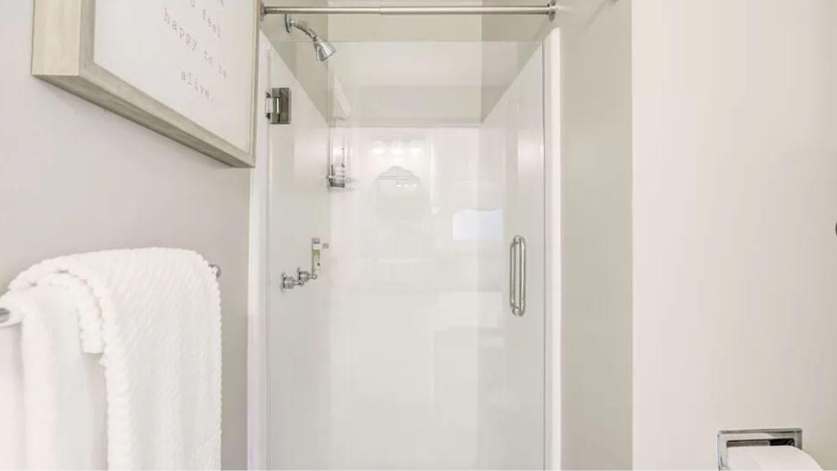 Sleek Shower Design with Minimalist Touches