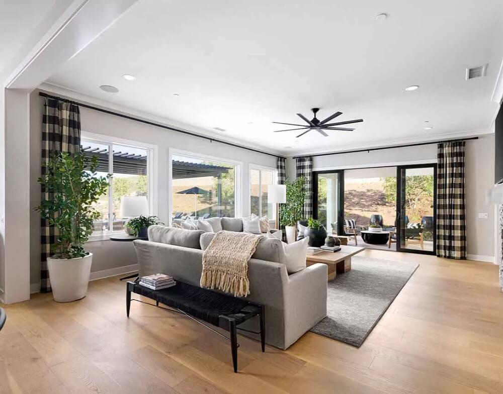 Wow, Those Expansive Windows Bring the Outdoors Right Into This Living Room
