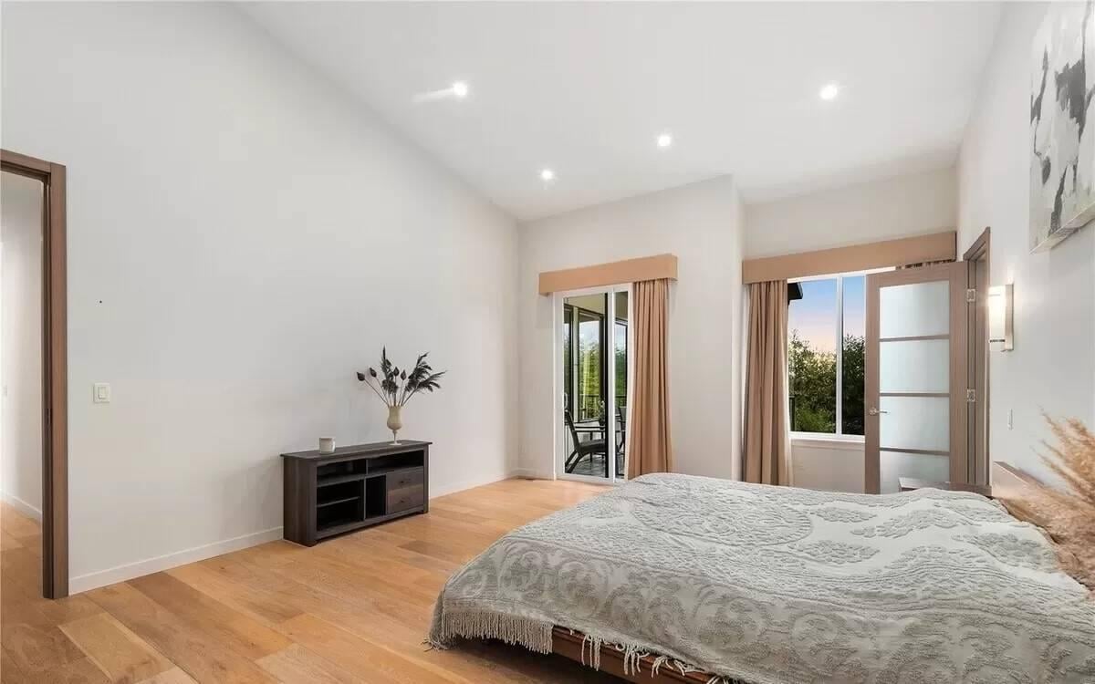 Check Out the Vaulted Ceilings in This Bright Bedroom