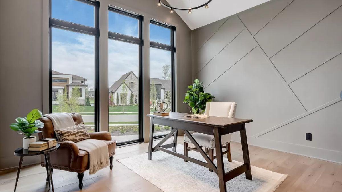 Check Out the Striking Wall Trim in This Office