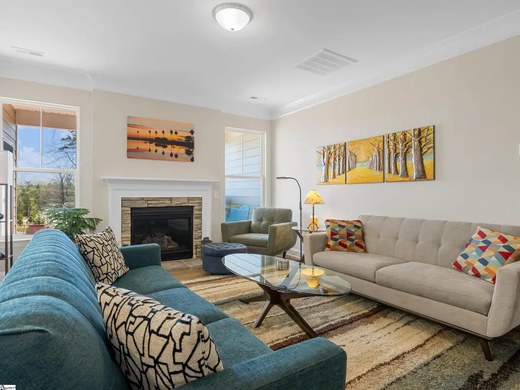 Traditional-Style 4-Bedroom Home with Loft and Covered Back Porch (Floor Plan)