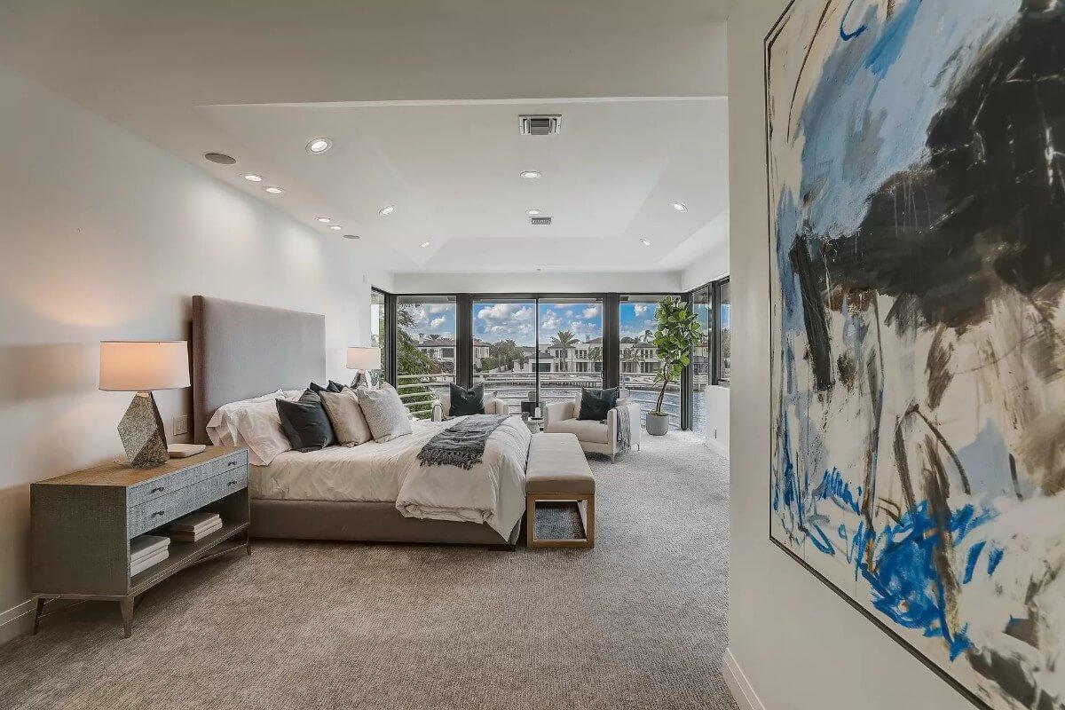 Spacious Master Suite With a Stunning View and an Inviting Sitting Area