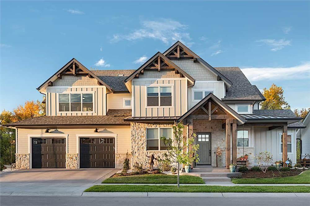 Wow, Notice the Timber Accents on This Modern Craftsman Home