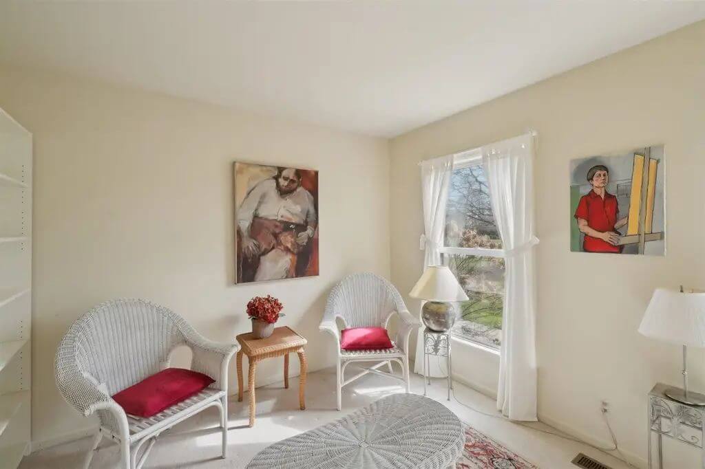 Sitting Area