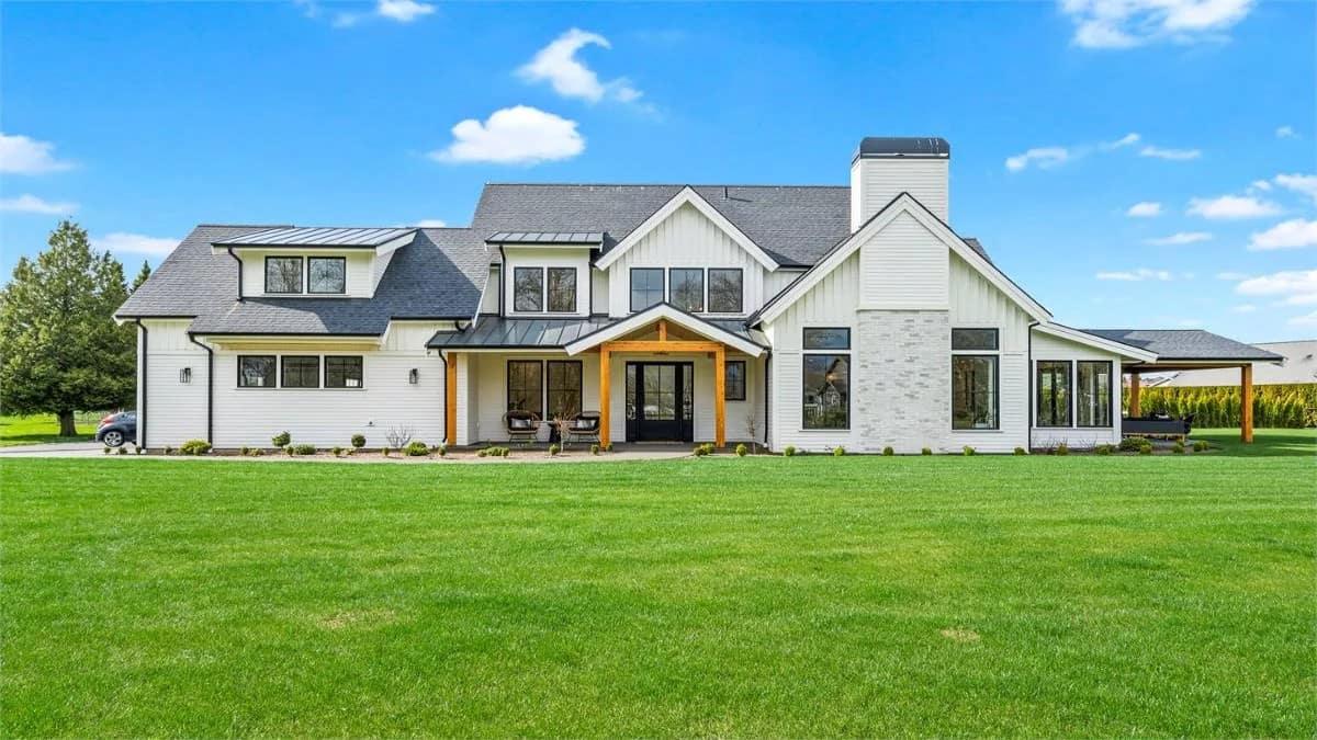 Check Out This Modern Farmhouse with Its Striking Gable Roof