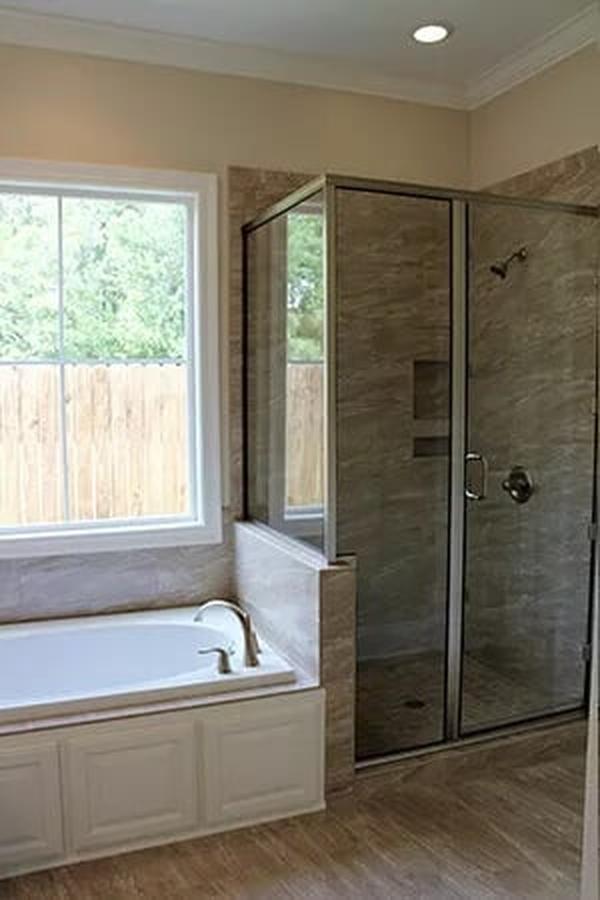 Modern Bathroom Oasis with a Sleek Glass Shower Enclosure