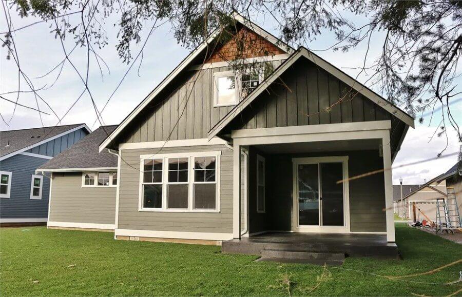 Gable Roof and Crisp Lines in This Craftsman Gem