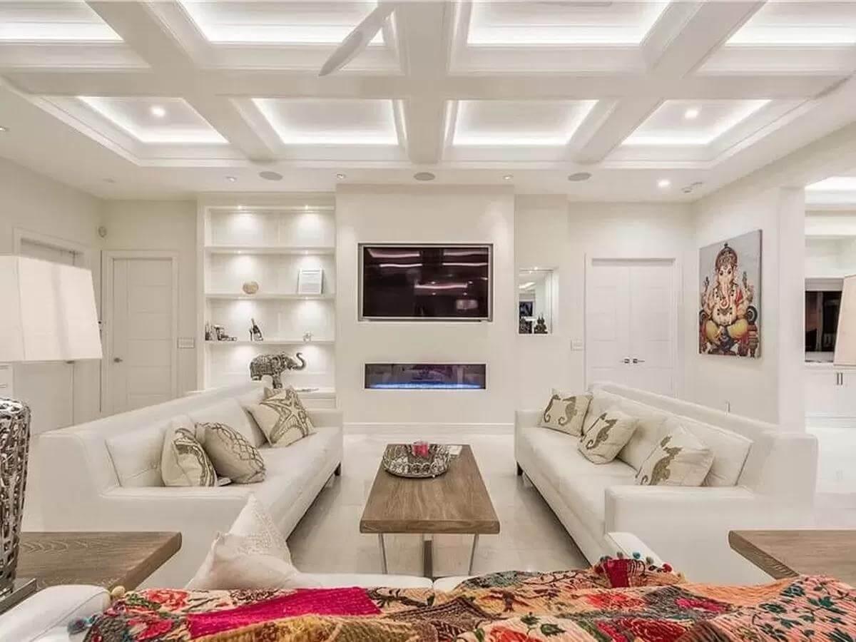 Living Room Glam: Check Out That Intricate Coffered Ceiling
