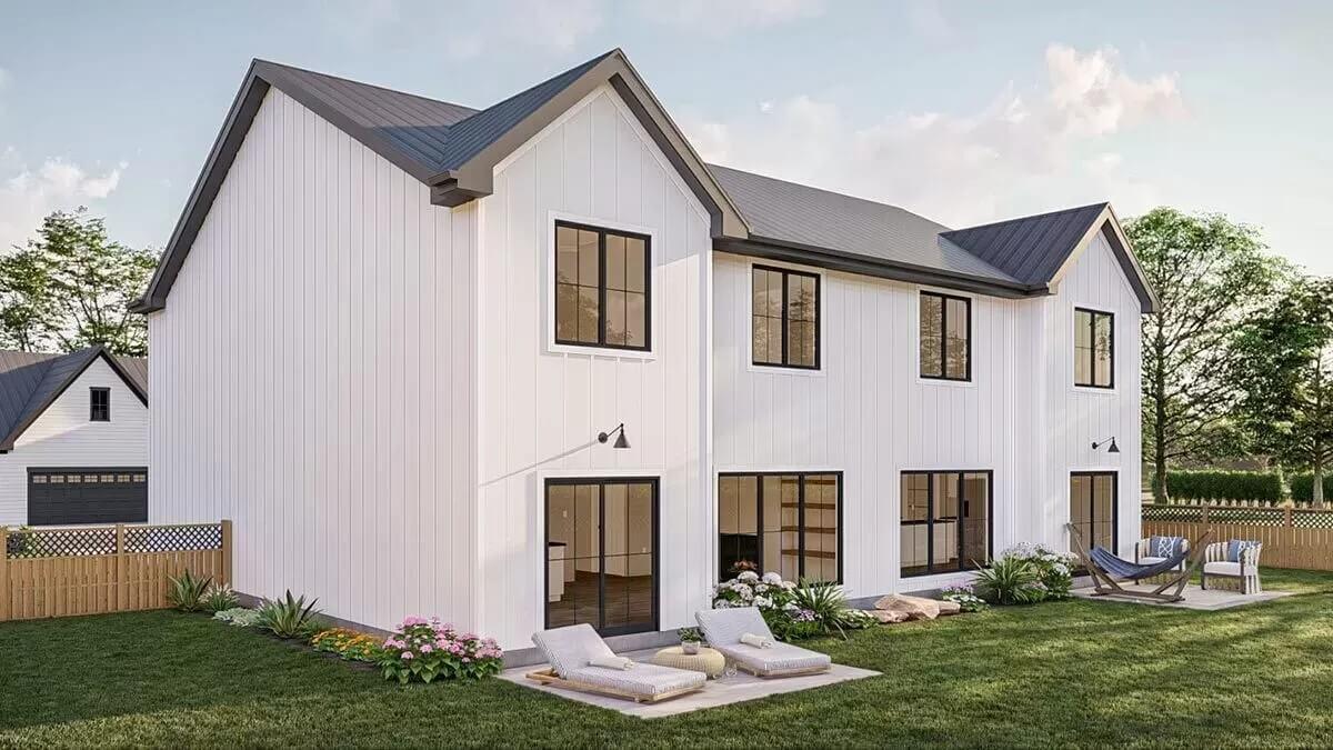 Explore the Modern Farmhouse Backyard with Cozy Lounge Area
