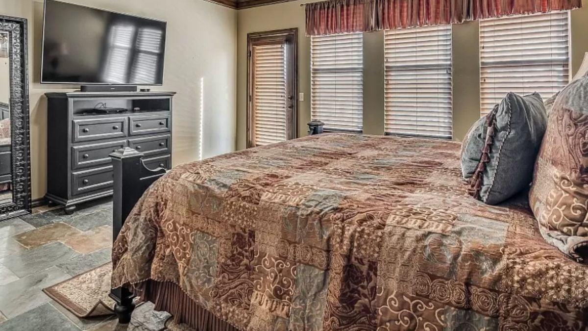 Rustic Patchwork Elegance in a Bedroom Setting