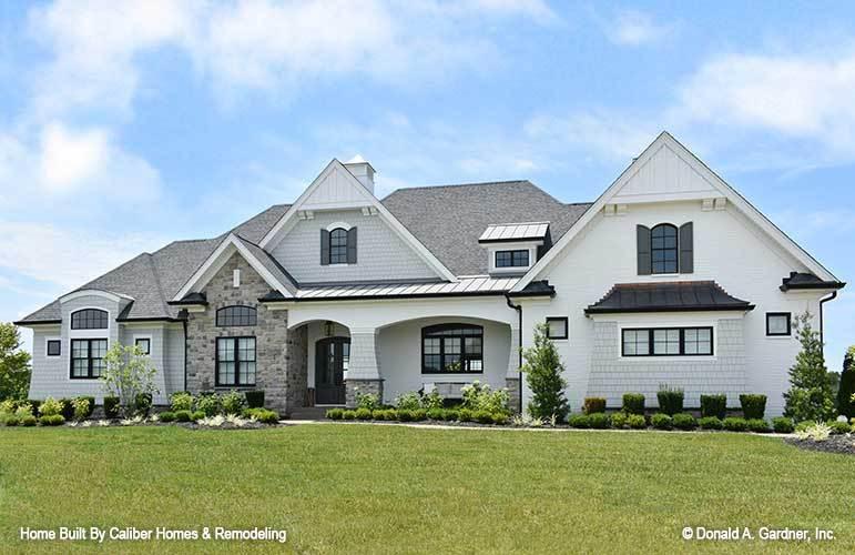 Classic Meets Contemporary in This Striking Suburban Home