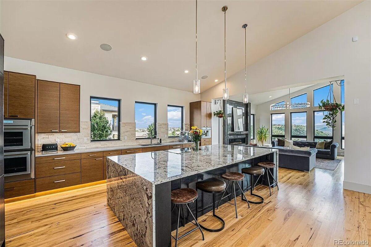 Expansive Island at the Heart of a Bright, Contemporary Kitchen