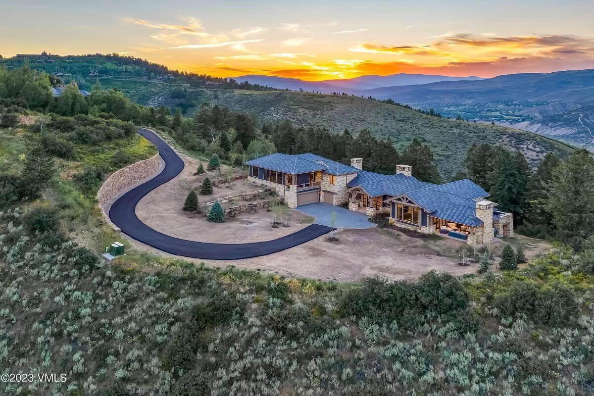 Take In That Stunning Sunset Over This Secluded Mountain Retreat