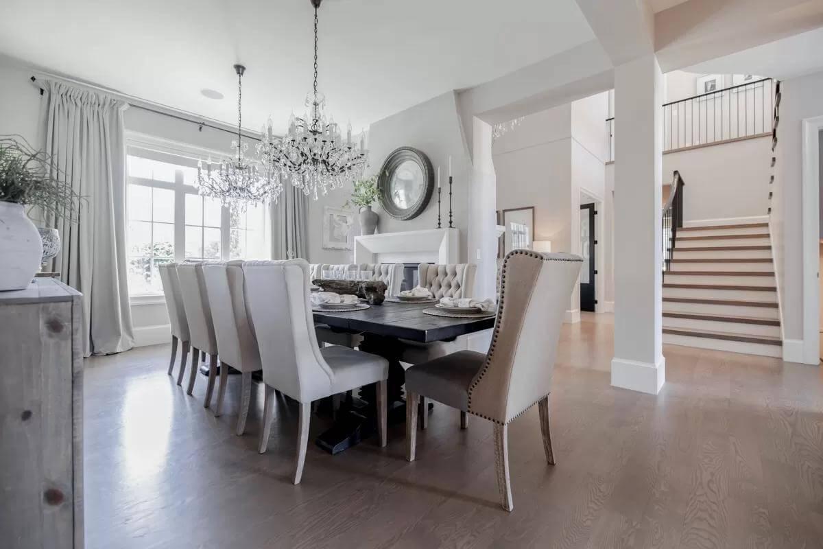 Elegant Dining Room with a Stunning Chandelier as the Focal Point