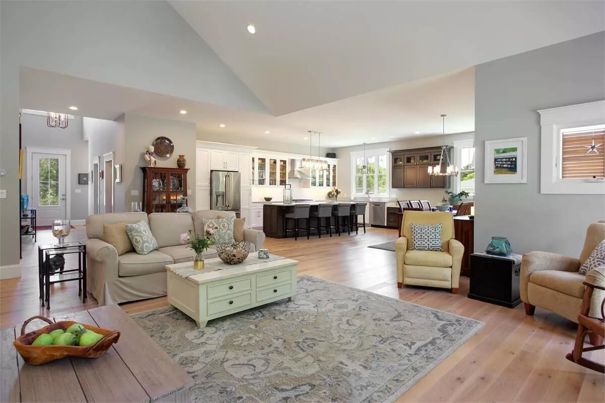 Open-Concept Living Room and Kitchen with Seamless Flow