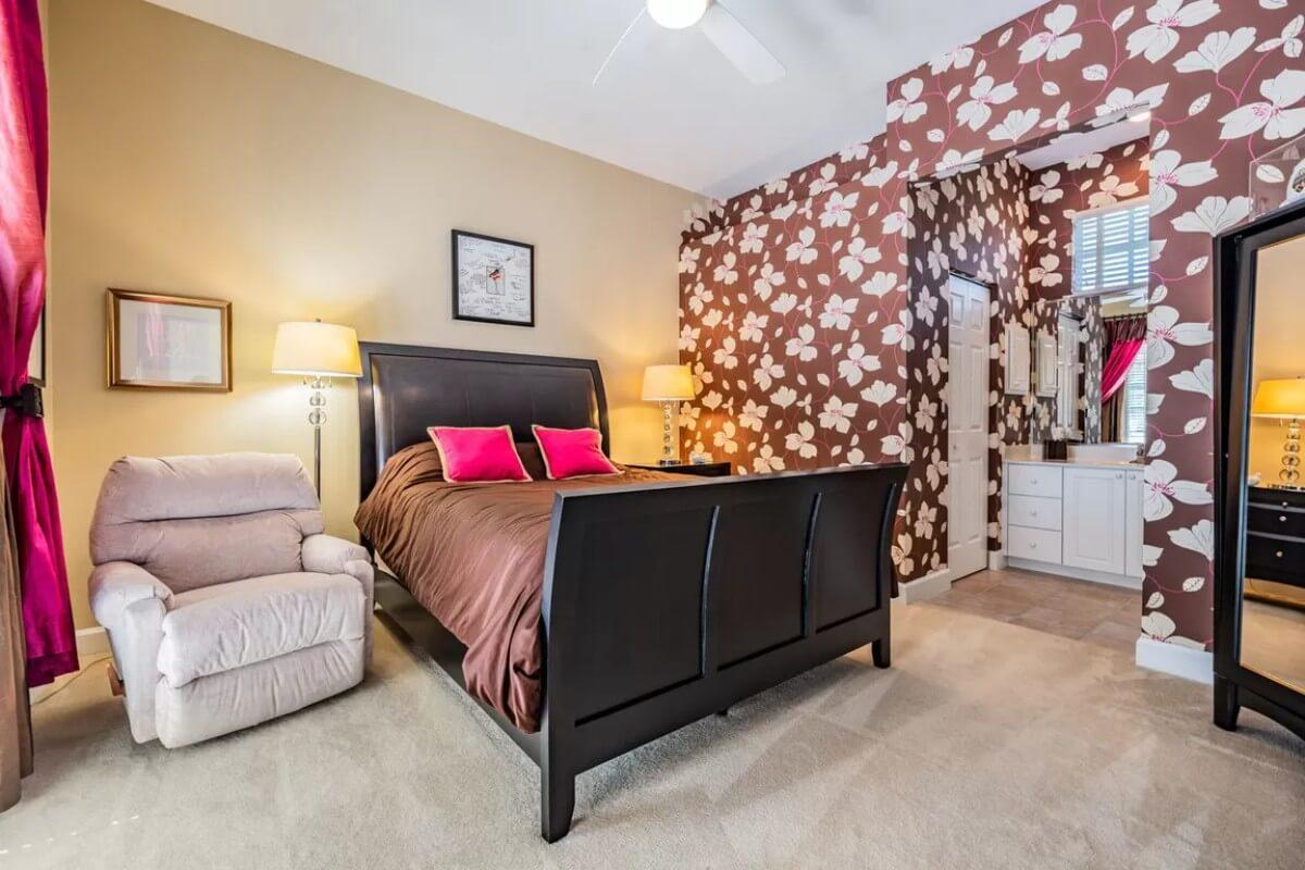 Check Out the Bold Floral Wallpaper in This Vibrant Bedroom