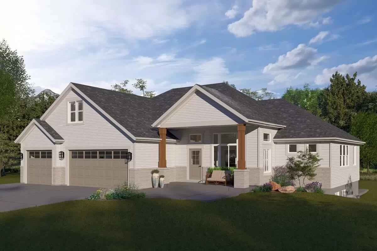 Double Bay Garage Anchoring a Craftsman Facade