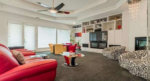 Feel the Energy of Bold Red Accents in This Modern Living Room