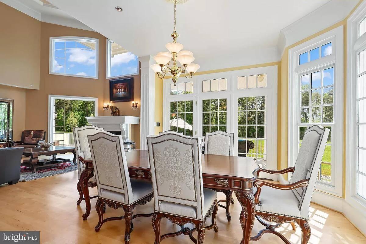 Elegant Dining Room with Floor-to-Ceiling Windows